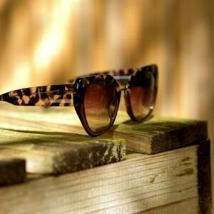 Women's Polarized acestate oversized Sunglasses, with velvet case set